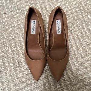 Steve Madden Nude Pumps